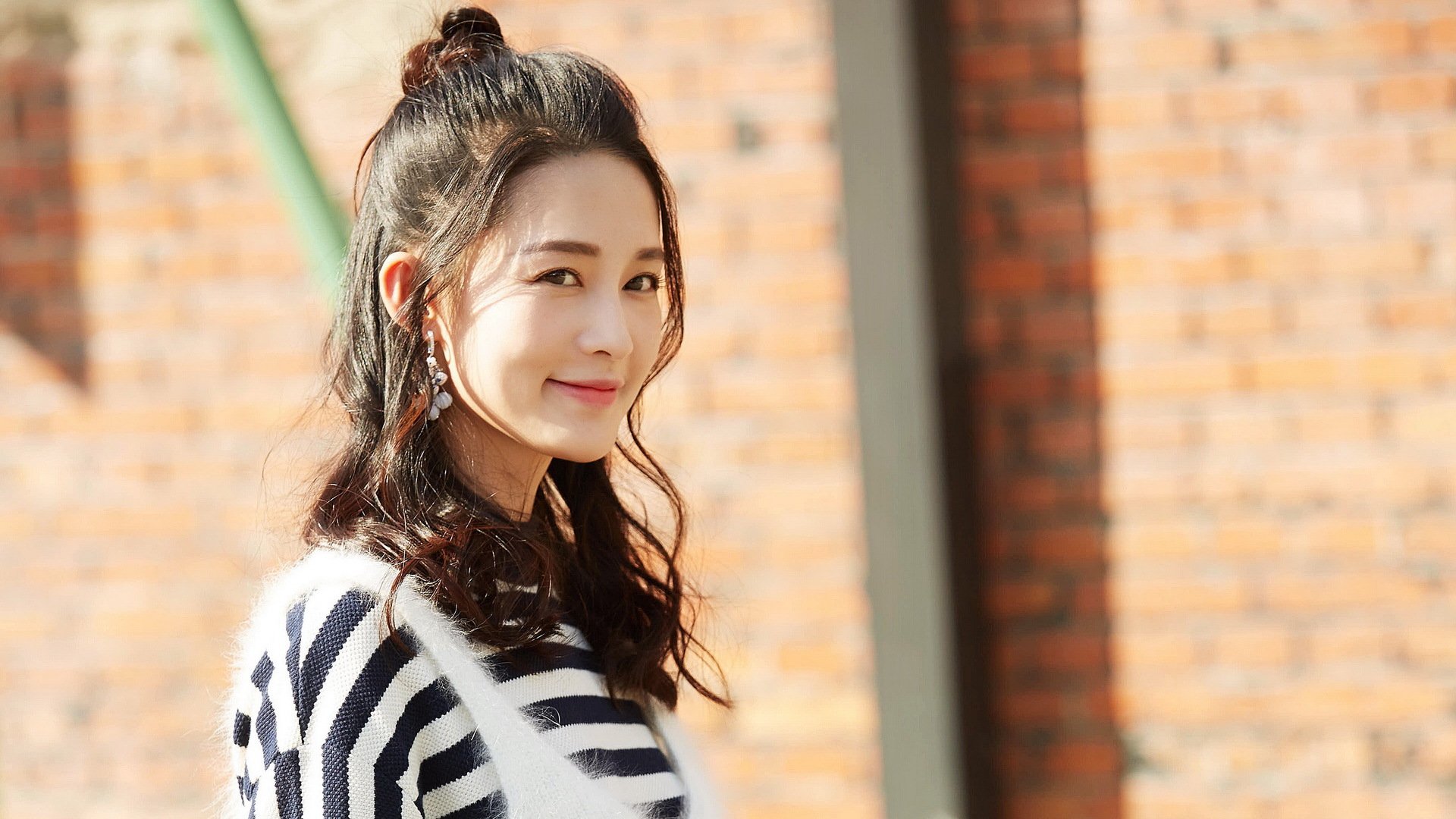 职业联赛设立月度最佳教练表彰制度鼓励技战术创新，最佳教练员证书